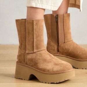 UGG women’s Chestnut New Heights Boot Bootie zip up
